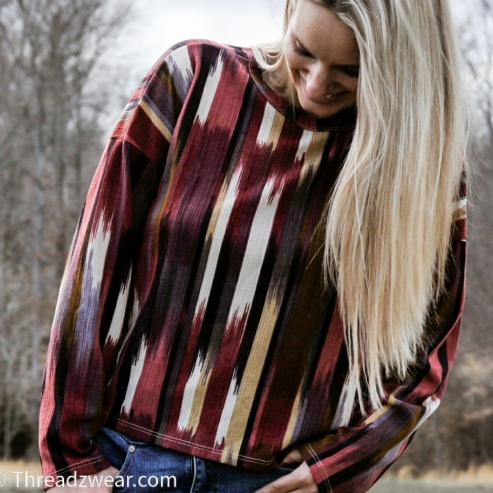 🌼New boutique Abstract print top - Picture 2 of 9